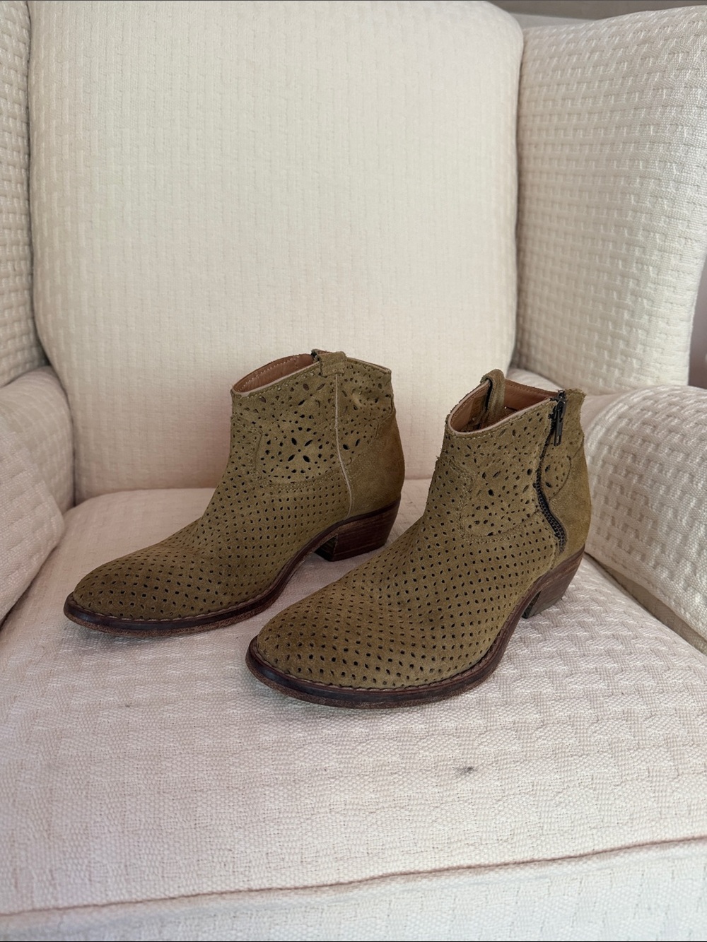 Vince Camuto Olive Perforated Suede Ankle Booties size 10